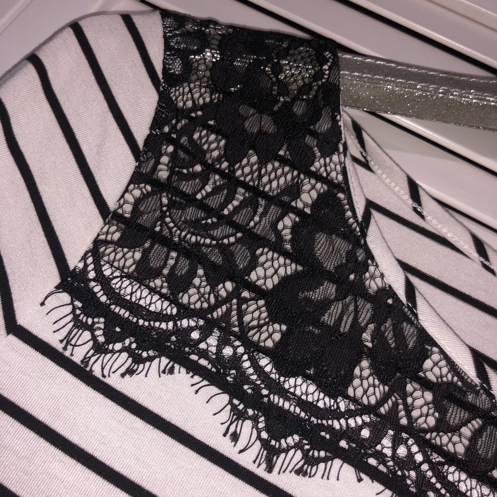 Lace top - Picture 3 of 3